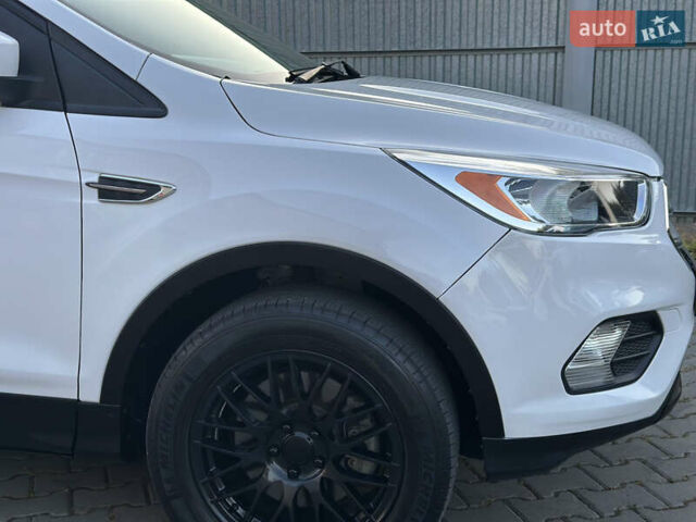 Білий Форд Ескейп, об'ємом двигуна 1.5 л та пробігом 45 тис. км за 14950 $, фото 30 на Automoto.ua