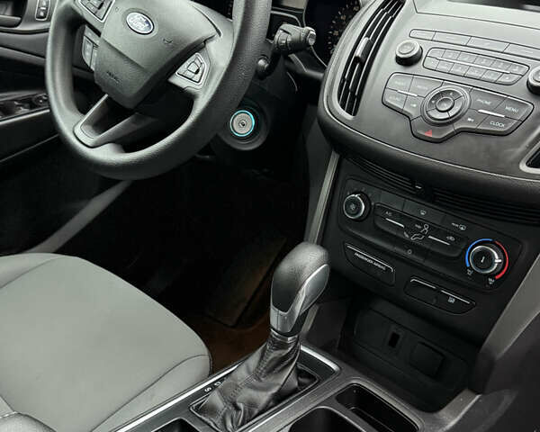 Белый Форд Эскейп, объемом двигателя 2.49 л и пробегом 131 тыс. км за 13300 $, фото 44 на Automoto.ua