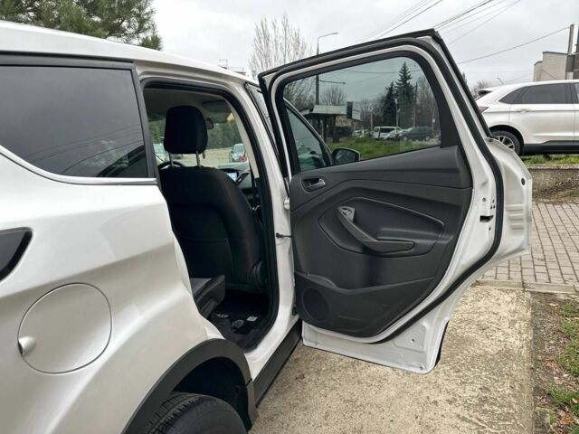 Білий Форд Ескейп, об'ємом двигуна 1.5 л та пробігом 173 тис. км за 14800 $, фото 15 на Automoto.ua