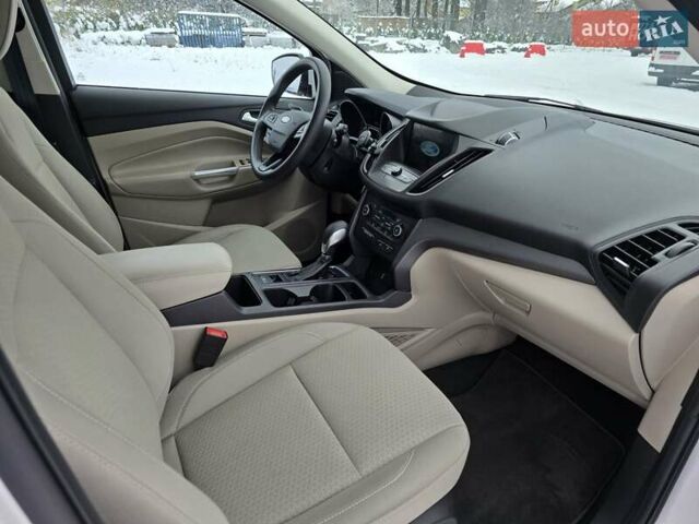 Белый Форд Эскейп, объемом двигателя 1.5 л и пробегом 84 тыс. км за 14400 $, фото 15 на Automoto.ua