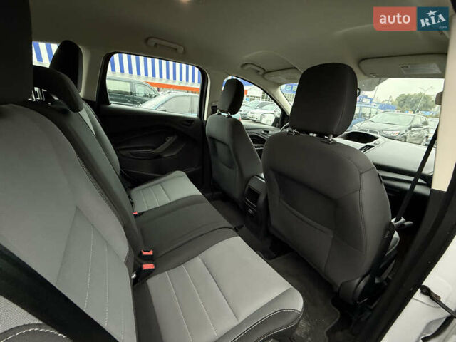 Белый Форд Эскейп, объемом двигателя 2.49 л и пробегом 131 тыс. км за 13300 $, фото 64 на Automoto.ua