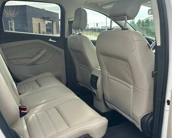 Білий Форд Ескейп, об'ємом двигуна 1.5 л та пробігом 109 тис. км за 12400 $, фото 5 на Automoto.ua