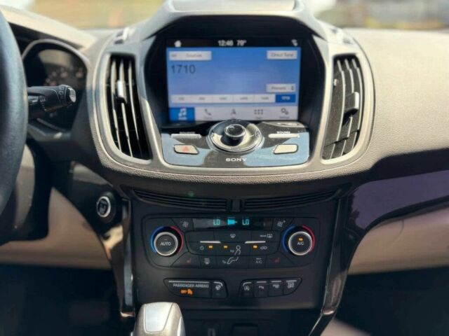 Білий Форд Ескейп, об'ємом двигуна 2 л та пробігом 31 тис. км за 5400 $, фото 11 на Automoto.ua