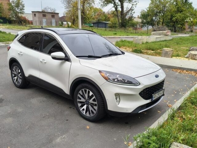 Белый Форд Эскейп, объемом двигателя 2 л и пробегом 83 тыс. км за 18999 $, фото 6 на Automoto.ua