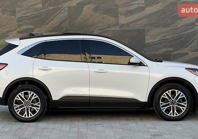 Білий Форд Ескейп, об'ємом двигуна 2 л та пробігом 124 тис. км за 18250 $, фото 7 на Automoto.ua