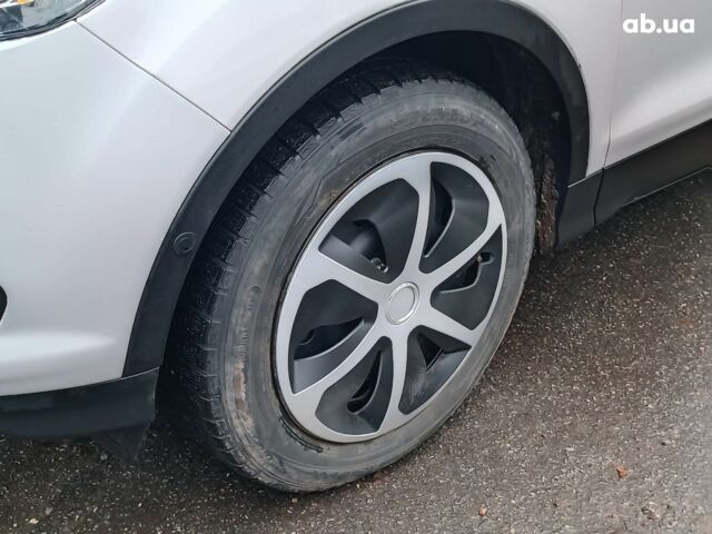 Белый Форд Эскейп, объемом двигателя 2 л и пробегом 109 тыс. км за 15290 $, фото 5 на Automoto.ua