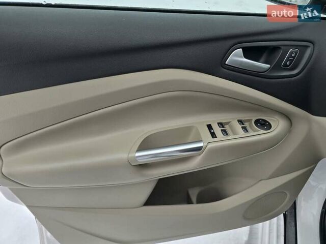 Белый Форд Эскейп, объемом двигателя 1.5 л и пробегом 84 тыс. км за 14400 $, фото 19 на Automoto.ua