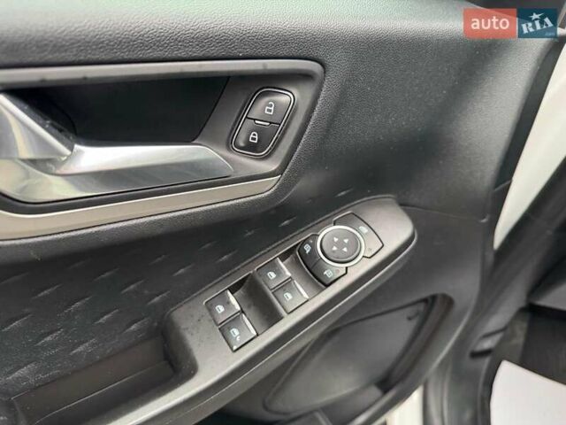 Білий Форд Ескейп, об'ємом двигуна 2.5 л та пробігом 65 тис. км за 18990 $, фото 22 на Automoto.ua