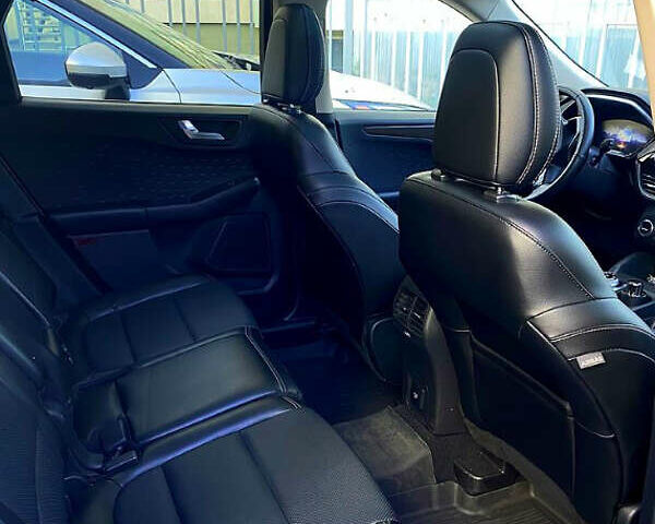 Білий Форд Ескейп, об'ємом двигуна 2 л та пробігом 114 тис. км за 18000 $, фото 6 на Automoto.ua