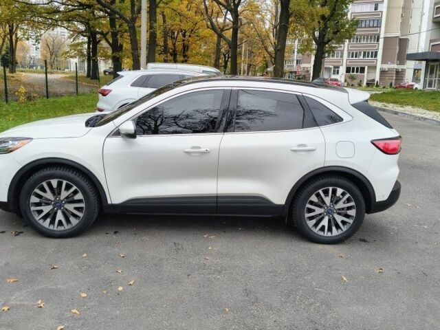 Белый Форд Эскейп, объемом двигателя 2 л и пробегом 83 тыс. км за 18999 $, фото 1 на Automoto.ua