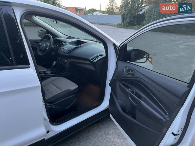 Белый Форд Эскейп, объемом двигателя 2.5 л и пробегом 97 тыс. км за 13550 $, фото 16 на Automoto.ua