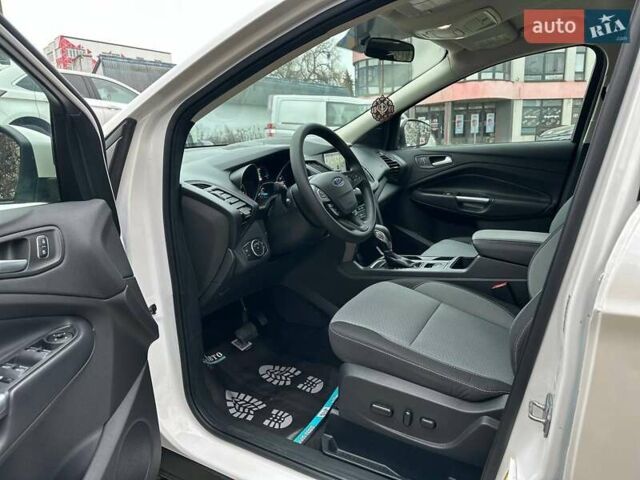 Білий Форд Ескейп, об'ємом двигуна 1.5 л та пробігом 173 тис. км за 14800 $, фото 37 на Automoto.ua