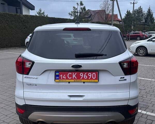 Білий Форд Ескейп, об'ємом двигуна 1.5 л та пробігом 241 тис. км за 10899 $, фото 5 на Automoto.ua