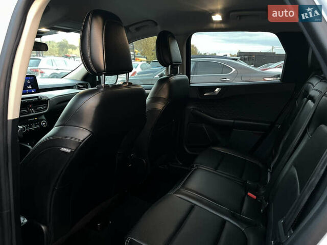 Форд Эскейп 2019 в Львове на Automoto.ua Белый Форд Эскейп, объемом двигателя 1.5 л и пробегом 129 тыс. км за 16500 $, фото 32 на Automoto.ua