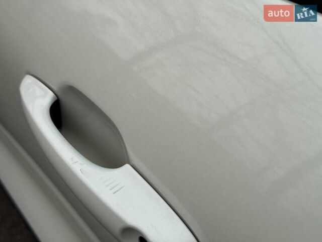Білий Форд Ескейп, об'ємом двигуна 2.5 л та пробігом 65 тис. км за 18990 $, фото 12 на Automoto.ua