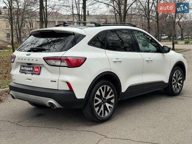 Білий Форд Ескейп, об'ємом двигуна 2.5 л та пробігом 65 тис. км за 18990 $, фото 6 на Automoto.ua