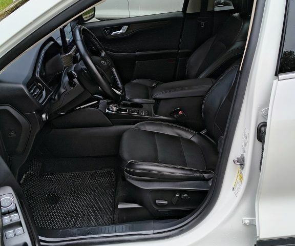 Белый Форд Эскейп, объемом двигателя 2 л и пробегом 83 тыс. км за 18999 $, фото 12 на Automoto.ua