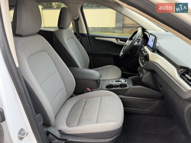 Білий Форд Ескейп, об'ємом двигуна 2.5 л та пробігом 214 тис. км за 16999 $, фото 32 на Automoto.ua