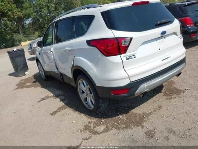 Білий Форд Ескейп, об'ємом двигуна 2 л та пробігом 149 тис. км за 3000 $, фото 2 на Automoto.ua