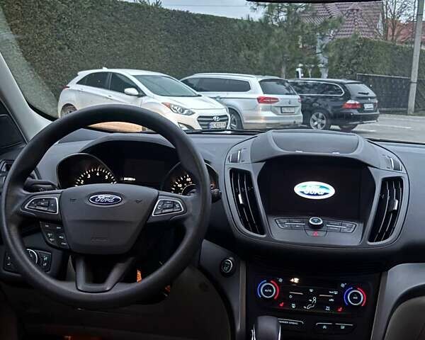 Білий Форд Ескейп, об'ємом двигуна 1.5 л та пробігом 241 тис. км за 10899 $, фото 10 на Automoto.ua