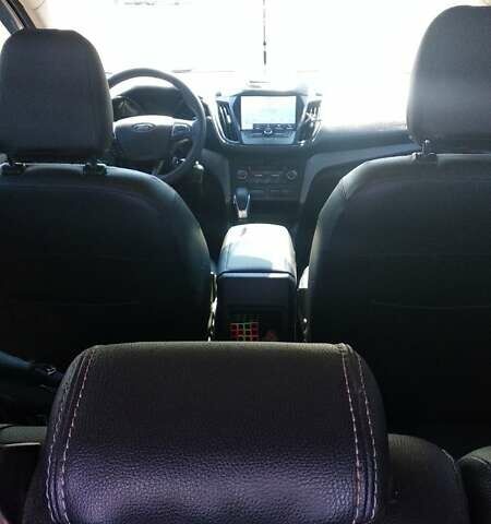 Белый Форд Эскейп, объемом двигателя 2.49 л и пробегом 75 тыс. км за 15000 $, фото 4 на Automoto.ua