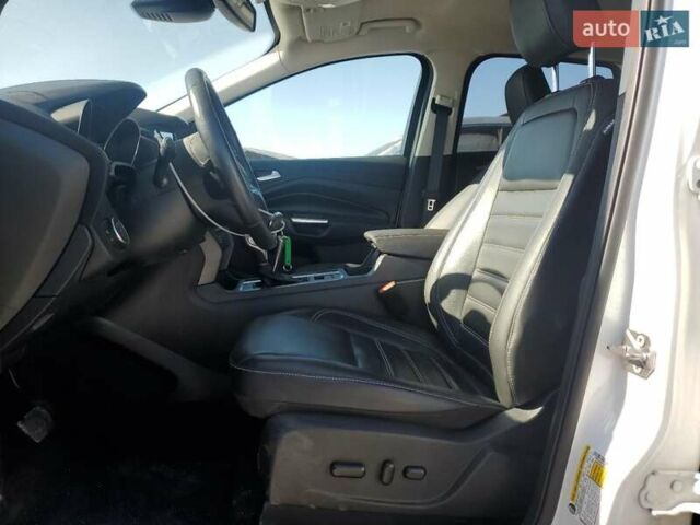 Білий Форд Ескейп, об'ємом двигуна 1.5 л та пробігом 111 тис. км за 2300 $, фото 6 на Automoto.ua