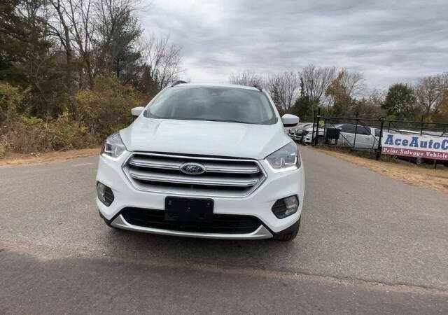 Белый Форд Эскейп, объемом двигателя 2 л и пробегом 84 тыс. км за 3700 $, фото 5 на Automoto.ua