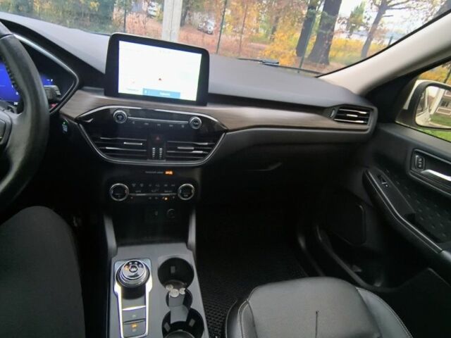 Белый Форд Эскейп, объемом двигателя 2 л и пробегом 83 тыс. км за 18999 $, фото 17 на Automoto.ua