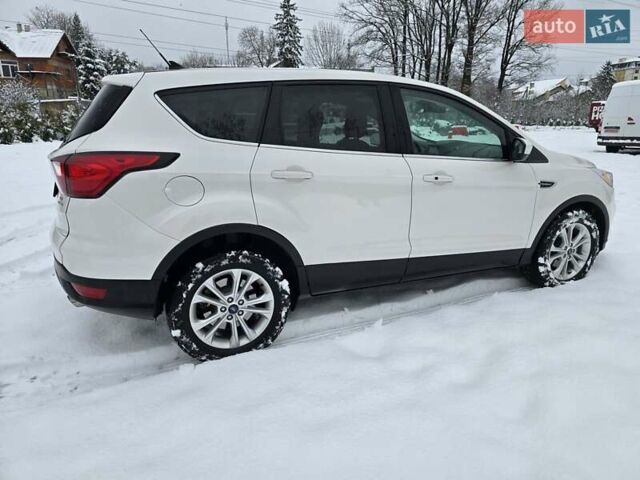 Белый Форд Эскейп, объемом двигателя 1.5 л и пробегом 84 тыс. км за 14400 $, фото 4 на Automoto.ua