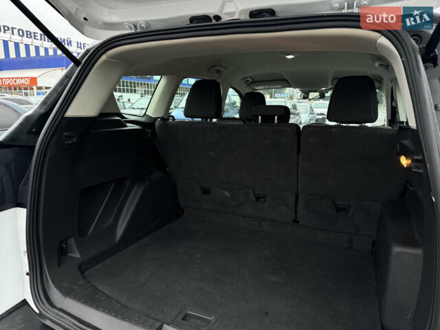 Белый Форд Эскейп, объемом двигателя 2.49 л и пробегом 131 тыс. км за 13300 $, фото 29 на Automoto.ua