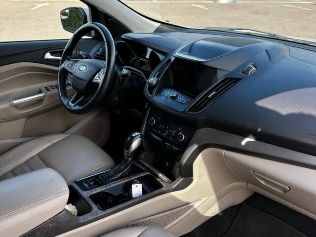 Белый Форд Эскейп, объемом двигателя 1.5 л и пробегом 101 тыс. км за 290 $, фото 4 на Automoto.ua