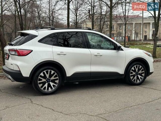 Білий Форд Ескейп, об'ємом двигуна 2.5 л та пробігом 65 тис. км за 18990 $, фото 7 на Automoto.ua