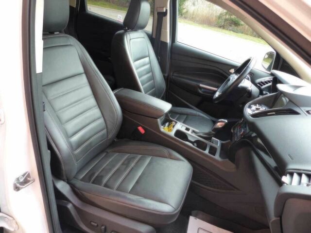 Білий Форд Ескейп, об'ємом двигуна 2 л та пробігом 45 тис. км за 5000 $, фото 7 на Automoto.ua