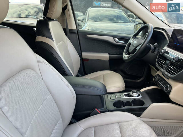 Белый Форд Эскейп, объемом двигателя 1.5 л и пробегом 117 тыс. км за 16700 $, фото 24 на Automoto.ua