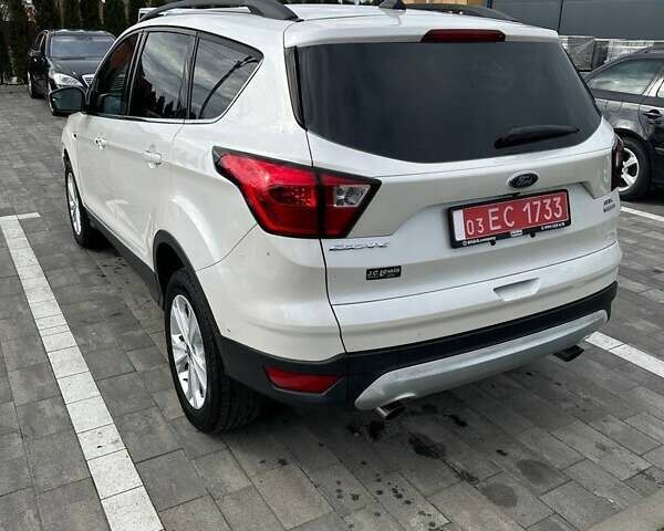 Білий Форд Ескейп, об'ємом двигуна 1.5 л та пробігом 109 тис. км за 12400 $, фото 2 на Automoto.ua