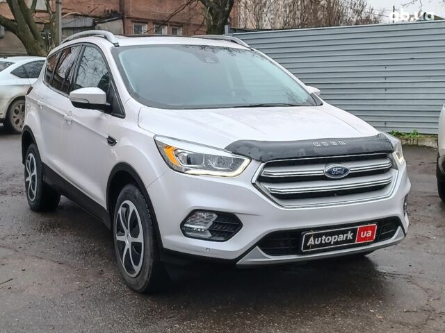 Белый Форд Эскейп, объемом двигателя 2 л и пробегом 109 тыс. км за 15290 $, фото 2 на Automoto.ua