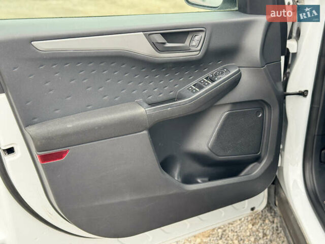 Белый Форд Эскейп, объемом двигателя 1.5 л и пробегом 112 тыс. км за 16500 $, фото 32 на Automoto.ua