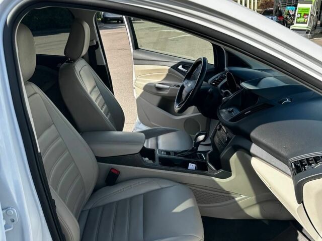 Белый Форд Эскейп, объемом двигателя 1.5 л и пробегом 101 тыс. км за 290 $, фото 6 на Automoto.ua