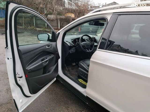 Белый Форд Эскейп, объемом двигателя 2 л и пробегом 109 тыс. км за 15290 $, фото 18 на Automoto.ua