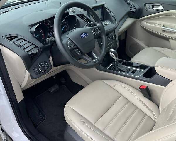 Білий Форд Ескейп, об'ємом двигуна 1.5 л та пробігом 109 тис. км за 12400 $, фото 6 на Automoto.ua