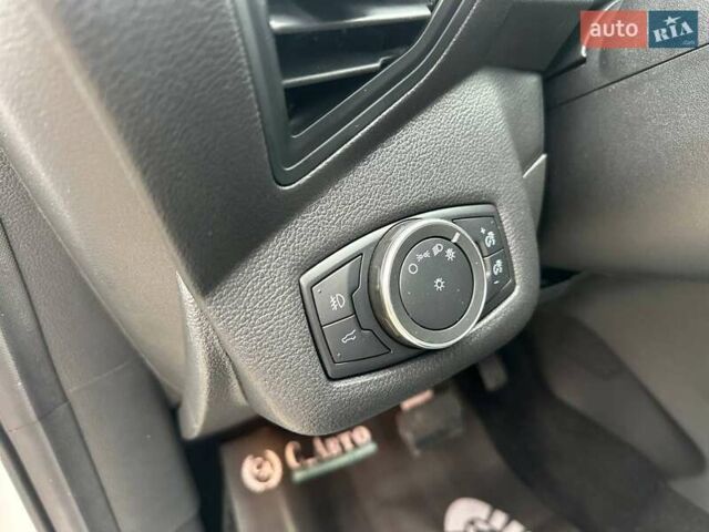 Білий Форд Ескейп, об'ємом двигуна 1.5 л та пробігом 173 тис. км за 14800 $, фото 34 на Automoto.ua