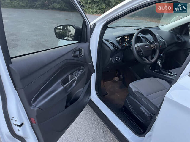 Белый Форд Эскейп, объемом двигателя 2.5 л и пробегом 97 тыс. км за 13550 $, фото 9 на Automoto.ua