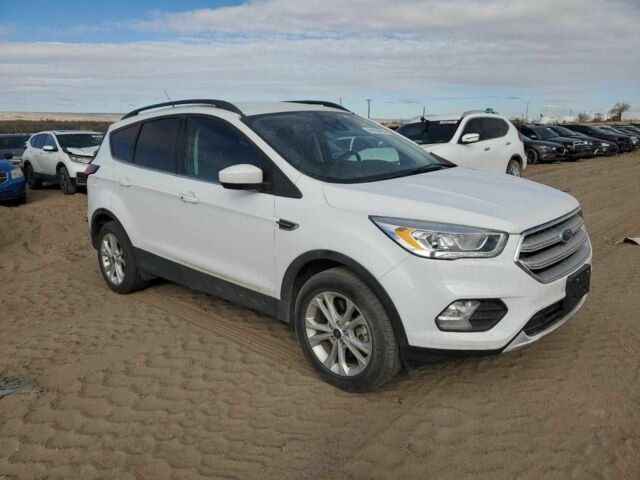 Белый Форд Эскейп, объемом двигателя 0 л и пробегом 111 тыс. км за 2000 $, фото 3 на Automoto.ua