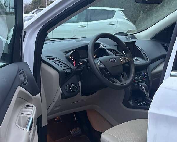 Білий Форд Ескейп, об'ємом двигуна 1.5 л та пробігом 241 тис. км за 10899 $, фото 6 на Automoto.ua