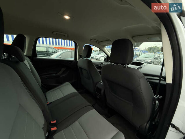 Белый Форд Эскейп, объемом двигателя 2.49 л и пробегом 131 тыс. км за 13300 $, фото 41 на Automoto.ua