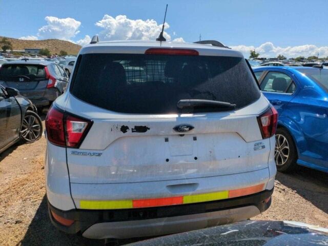 Белый Форд Эскейп, объемом двигателя 0 л и пробегом 111 тыс. км за 2000 $, фото 5 на Automoto.ua