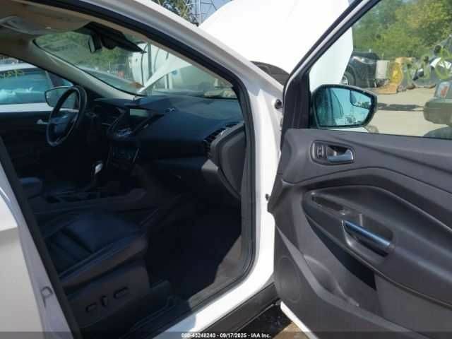 Білий Форд Ескейп, об'ємом двигуна 2 л та пробігом 149 тис. км за 3000 $, фото 4 на Automoto.ua