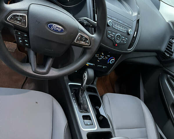 Белый Форд Эскейп, объемом двигателя 2.5 л и пробегом 97 тыс. км за 13550 $, фото 10 на Automoto.ua