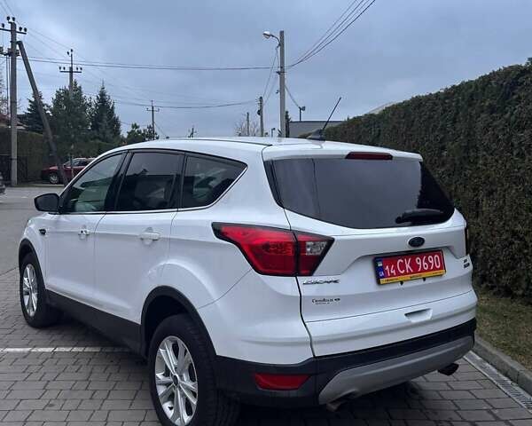 Білий Форд Ескейп, об'ємом двигуна 1.5 л та пробігом 241 тис. км за 10899 $, фото 3 на Automoto.ua