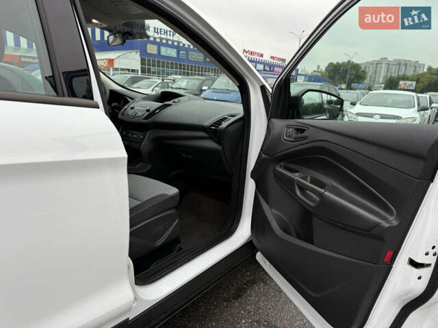 Белый Форд Эскейп, объемом двигателя 2.49 л и пробегом 131 тыс. км за 13300 $, фото 37 на Automoto.ua